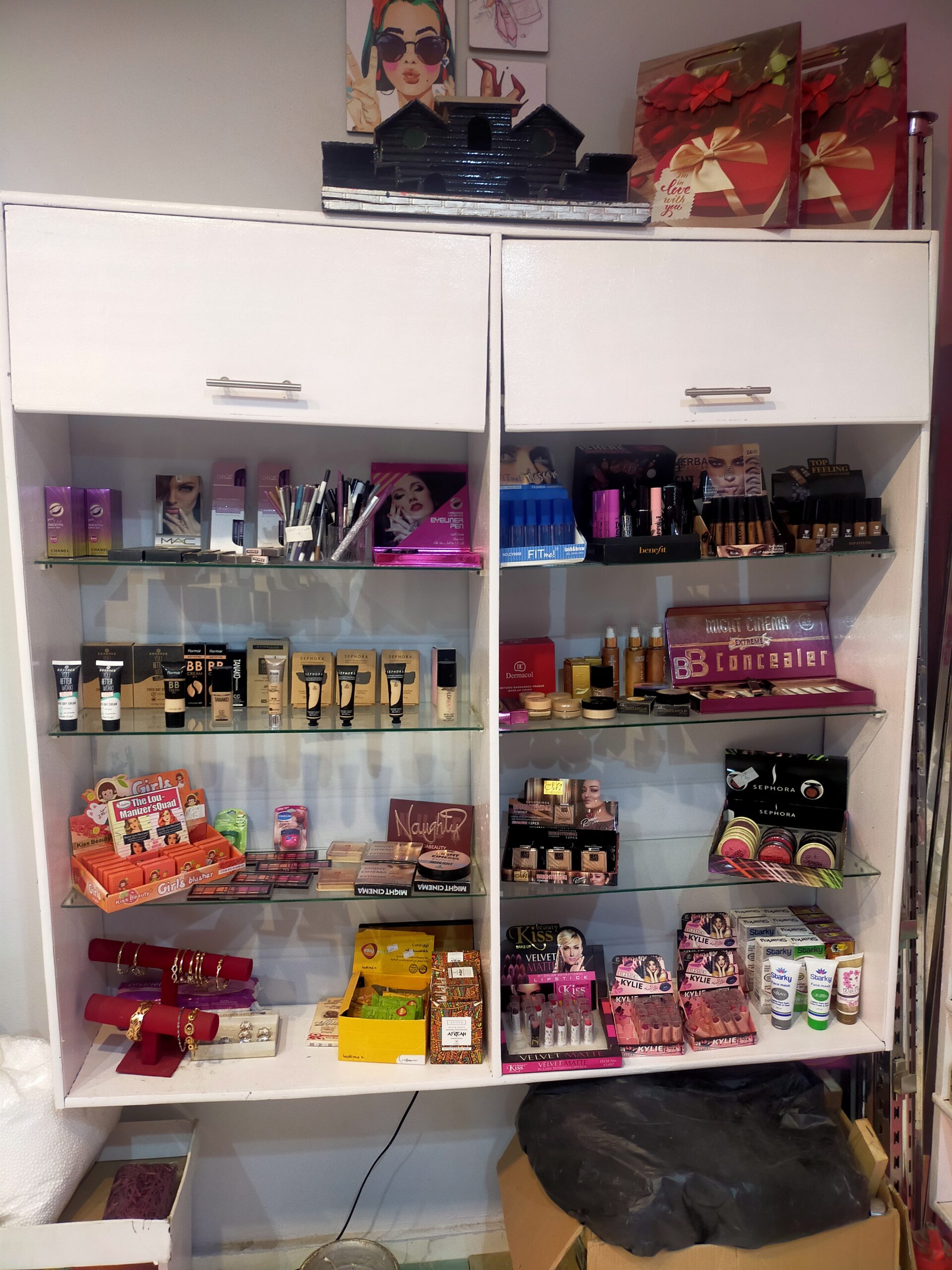 لؤلؤ محل ميكاب و اكسسورات – مشروع للبيع